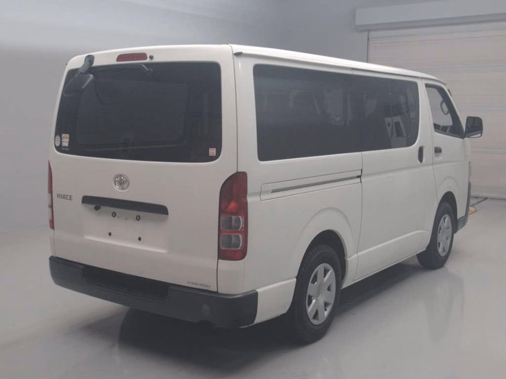 TOYOTA REGIUS ACE