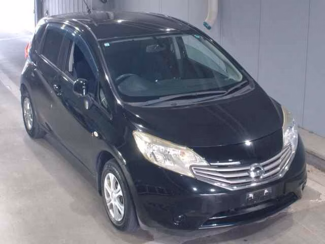Nissan Note, E12