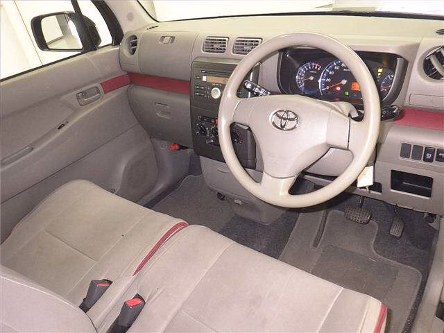 TOYOTA PIXIS SPACE