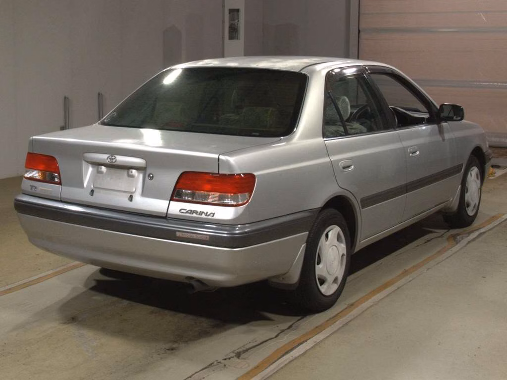 TOYOTA CARINA