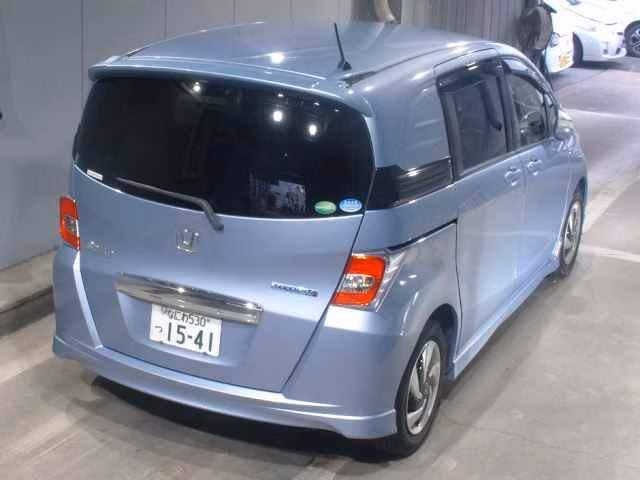 HONDA FREED SPIKE