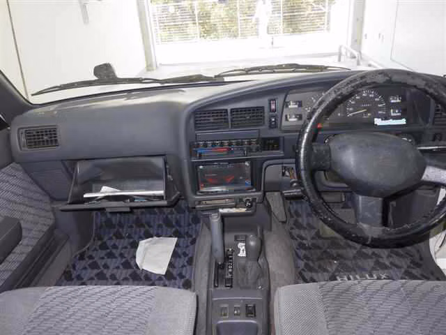 TOYOTA HILUX SURF
