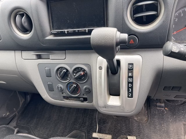 NISSAN NV350 CARAVAN
