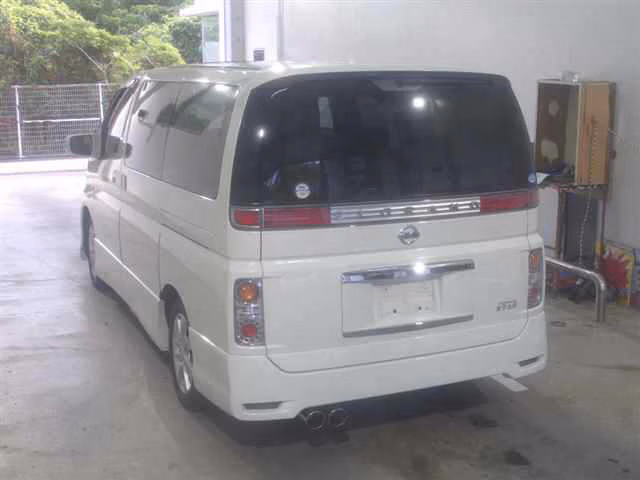 NISSAN ELGRAND