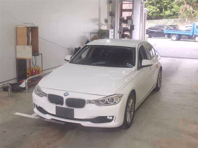 BMW 3-SERIES