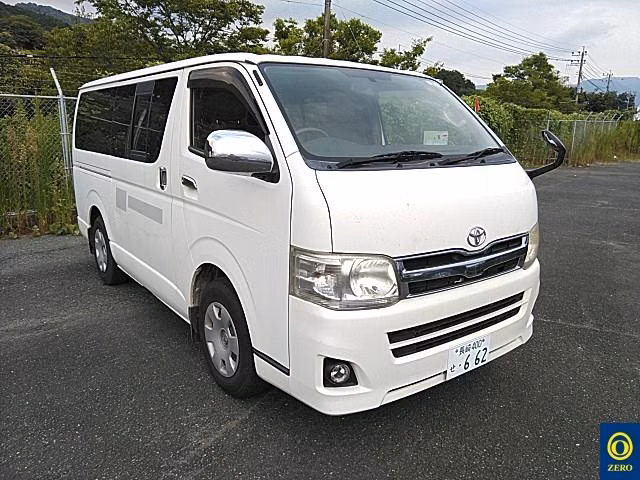 TOYOTA REGIUS ACE