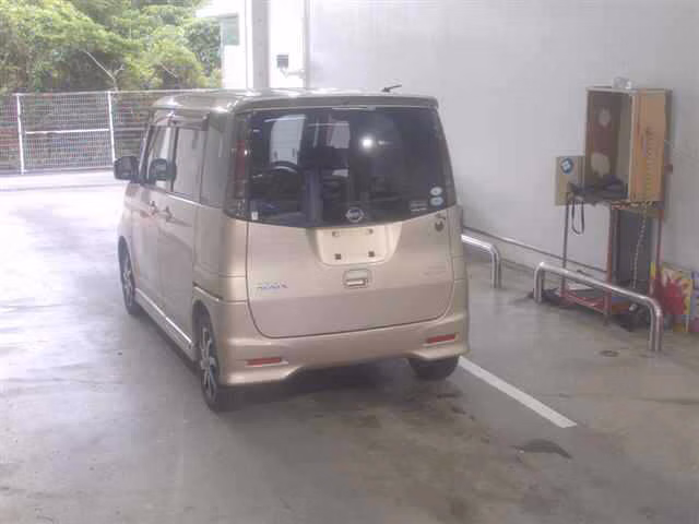 NISSAN ROOX