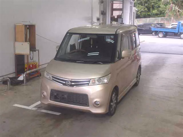 NISSAN ROOX