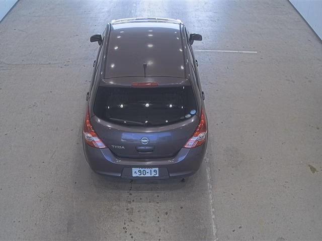NISSAN TIIDA
