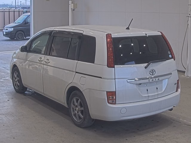 TOYOTA ISIS