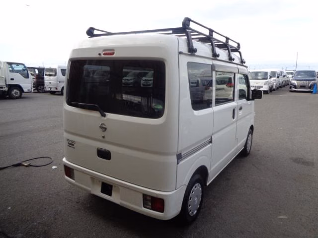 NISSAN NV100 CLIPPER