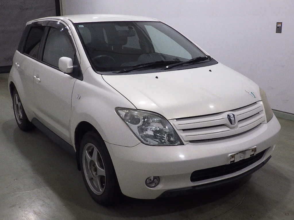 TOYOTA IST
