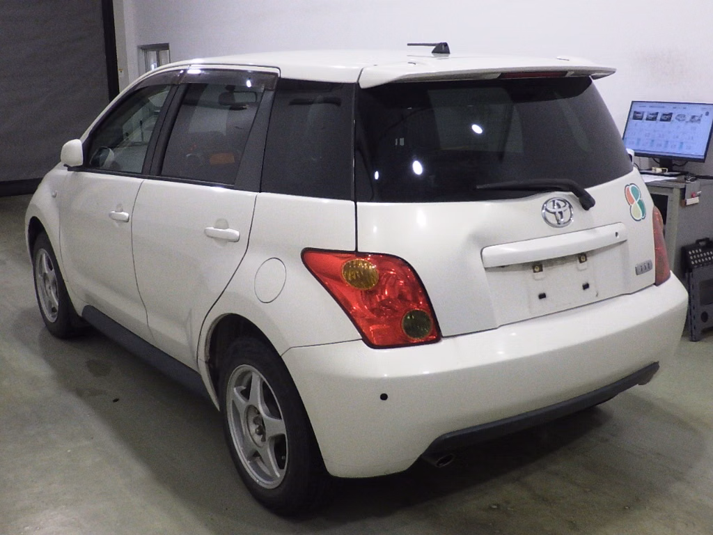 TOYOTA IST