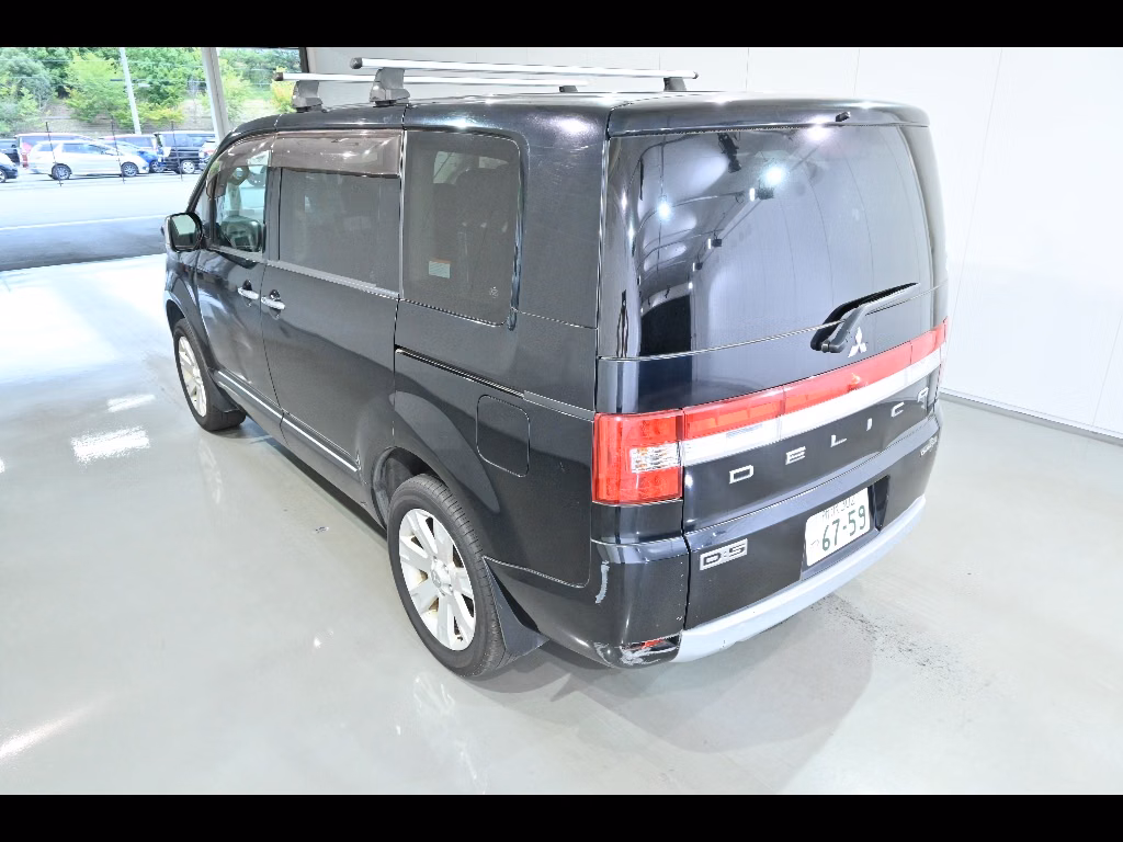 MITSUBISHI DELICA D:5