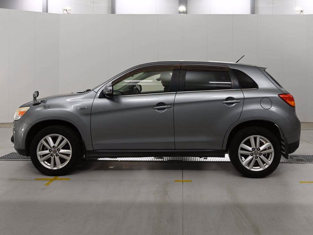 MITSUBISHI RVR