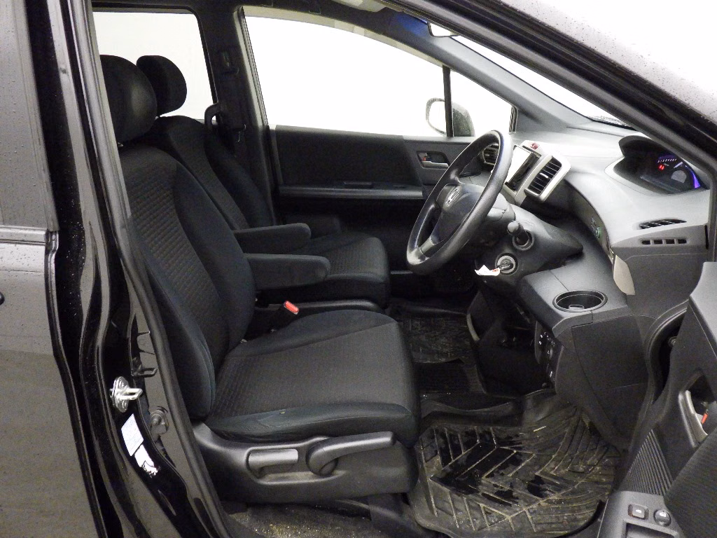 HONDA FREED SPIKE