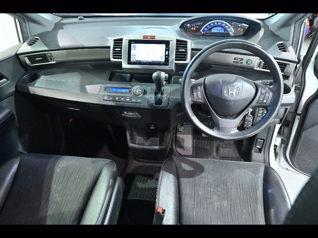 HONDA FREED SPIKE