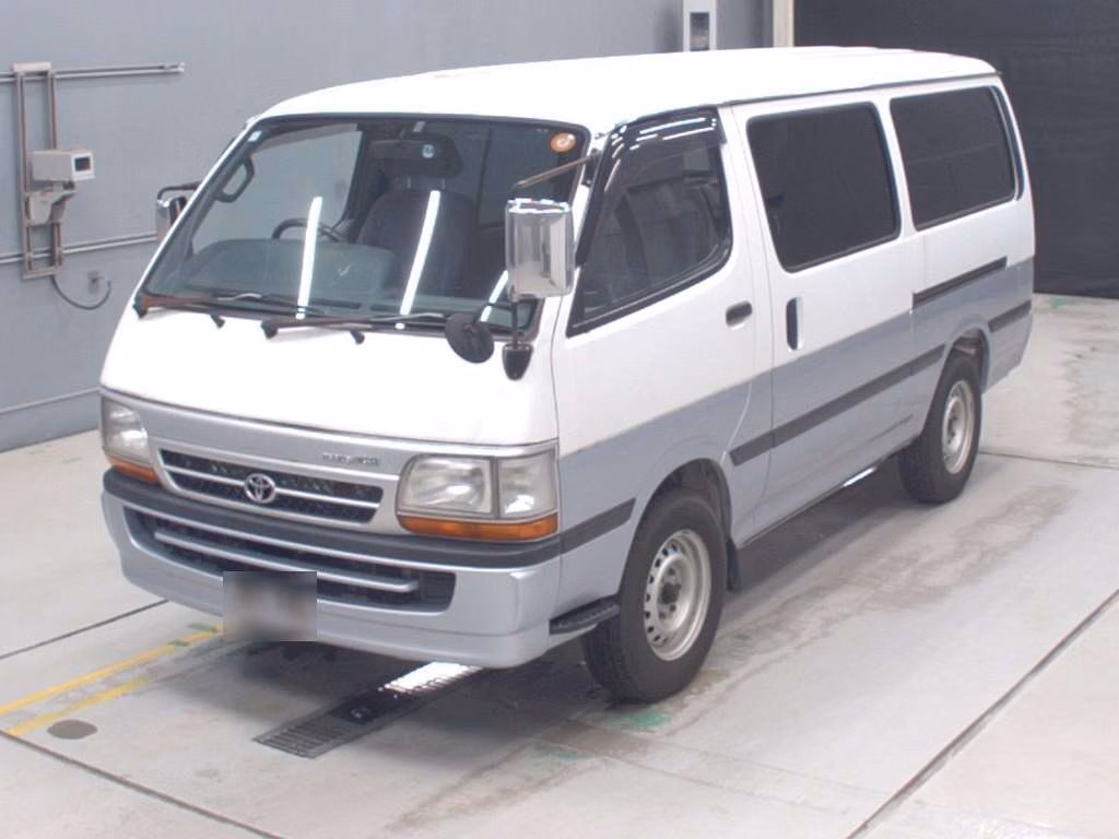 TOYOTA REGIUS ACE
