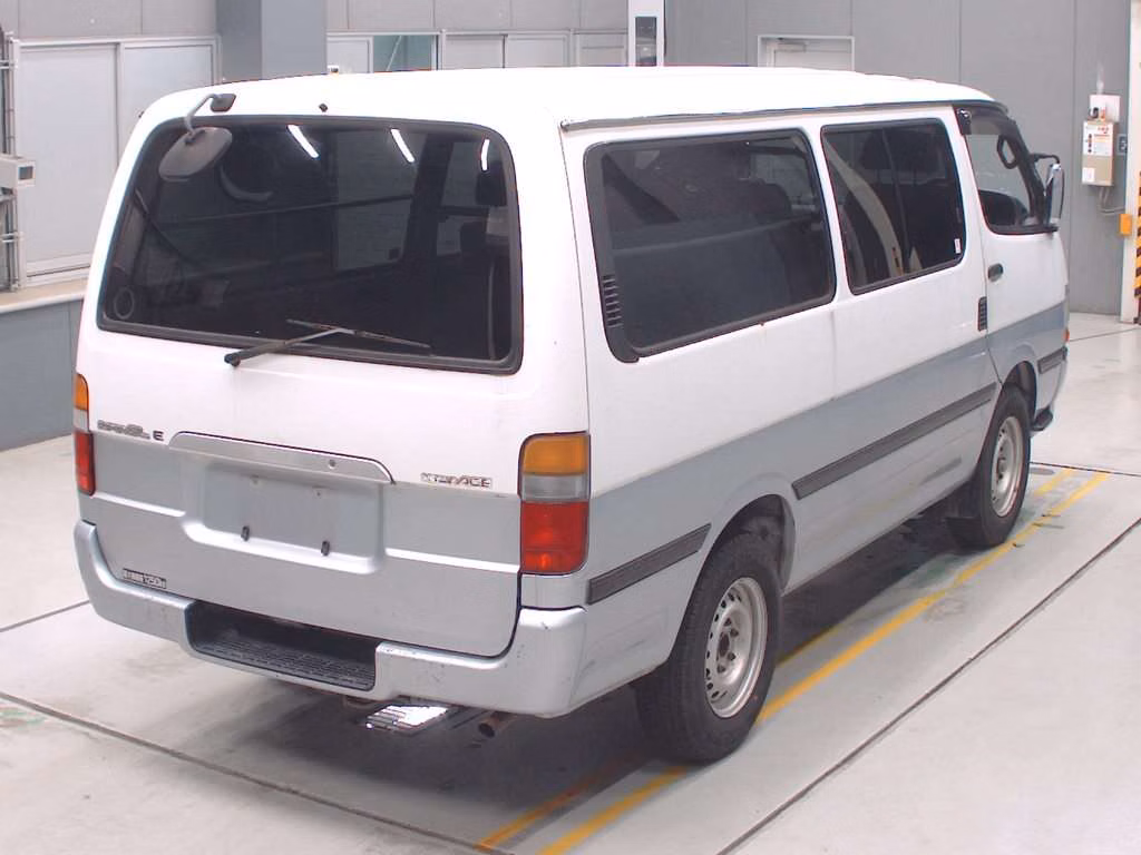 TOYOTA REGIUS ACE