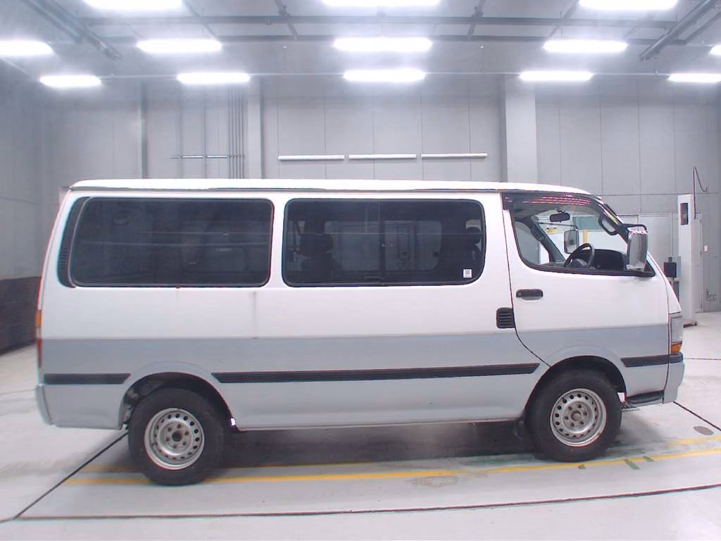 TOYOTA REGIUS ACE