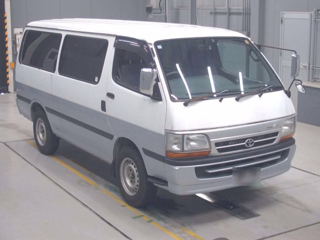 TOYOTA REGIUS ACE