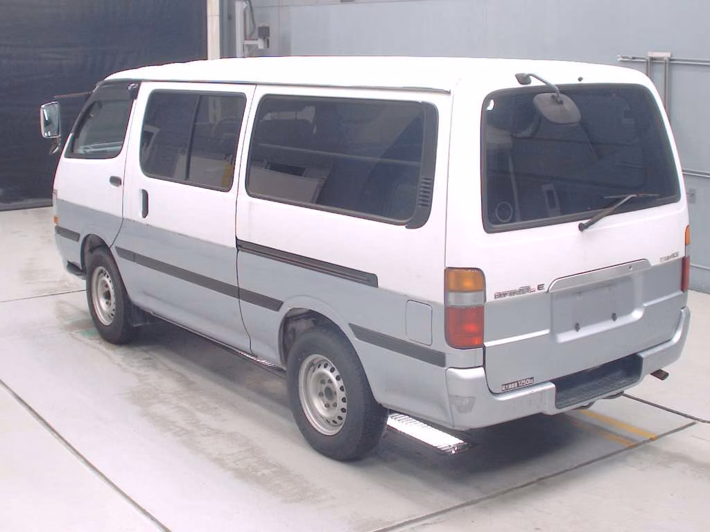 TOYOTA REGIUS ACE