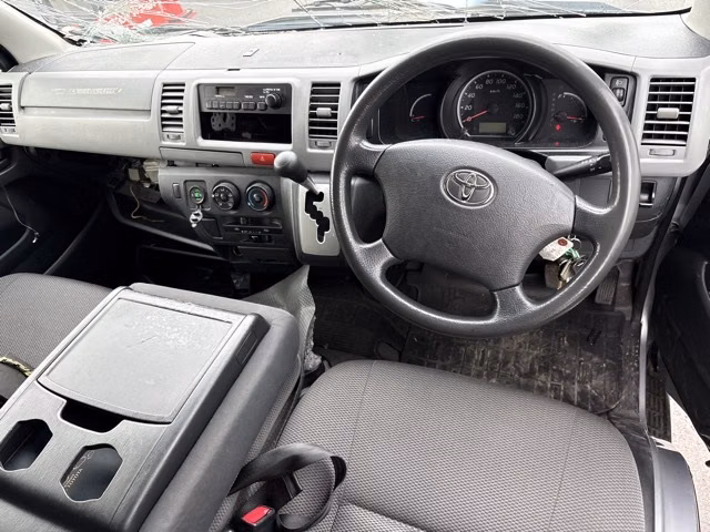 TOYOTA REGIUS ACE
