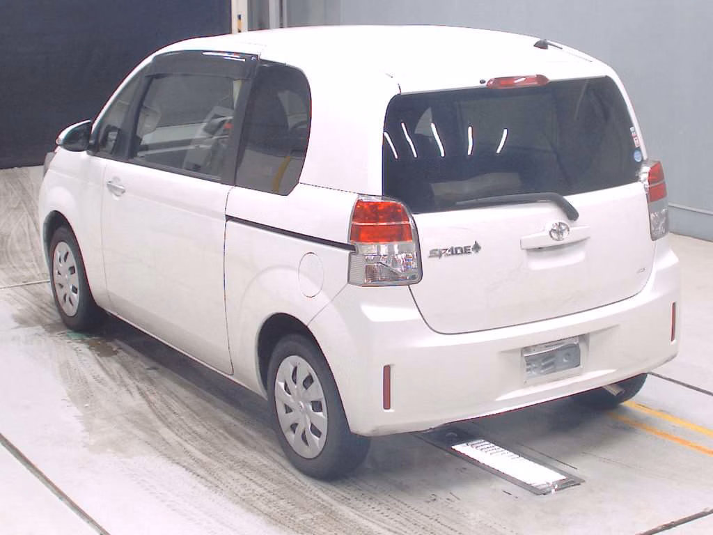 TOYOTA SPADE