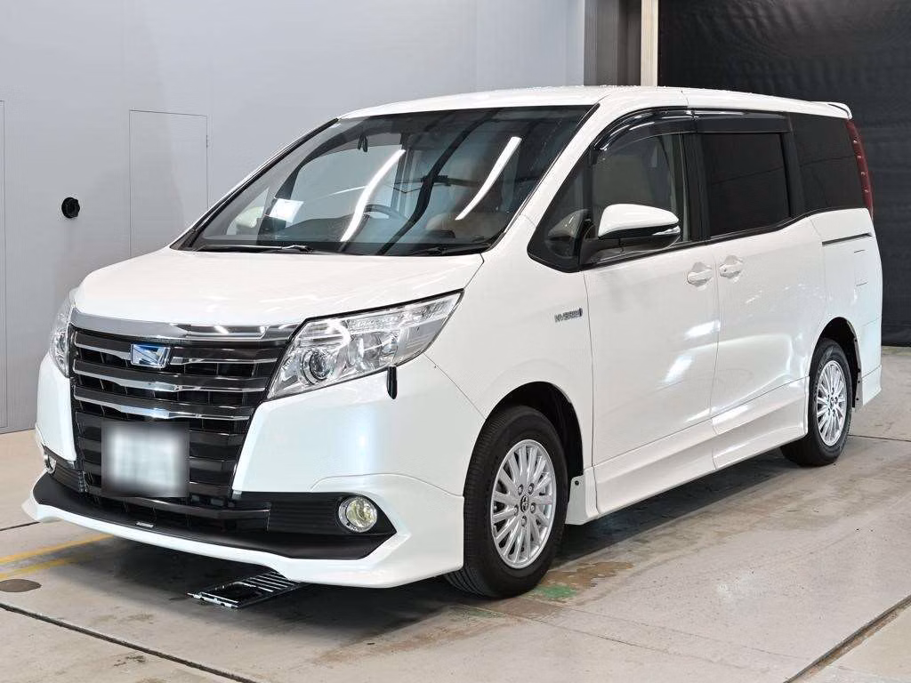 TOYOTA NOAH