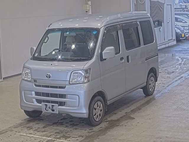 TOYOTA PIXIS VAN