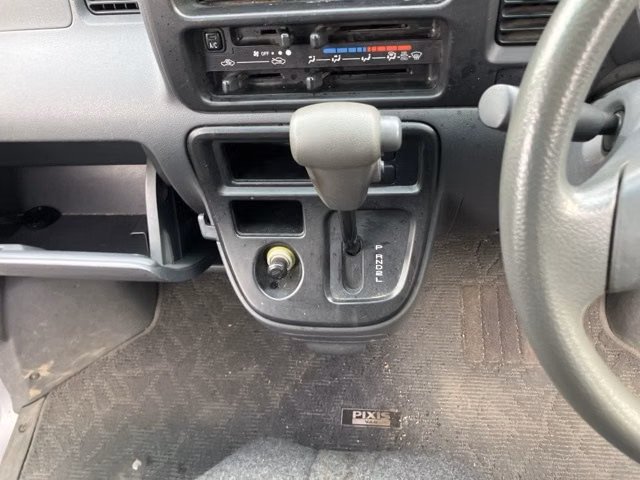 TOYOTA PIXIS VAN