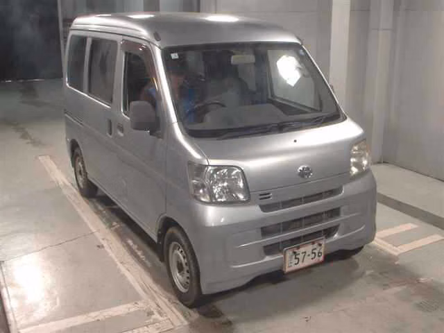 TOYOTA PIXIS VAN