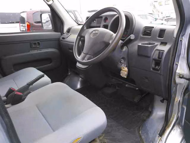 TOYOTA PIXIS VAN