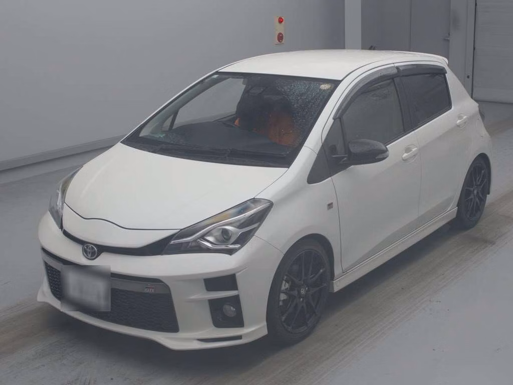 TOYOTA VITZ