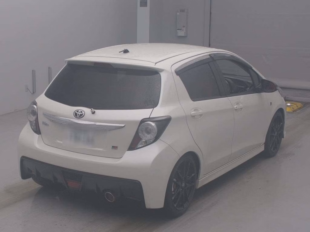 TOYOTA VITZ