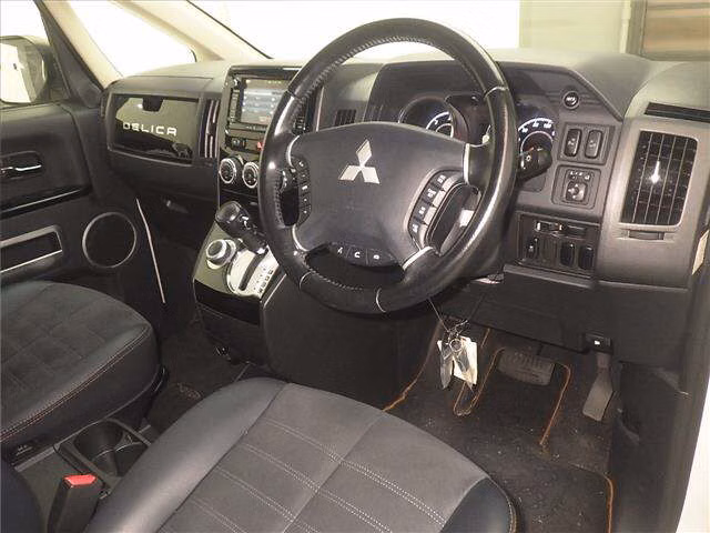 MITSUBISHI DELICA D:5
