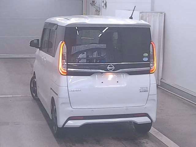 NISSAN ROOX