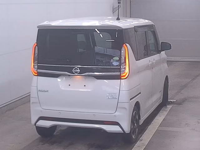 NISSAN ROOX