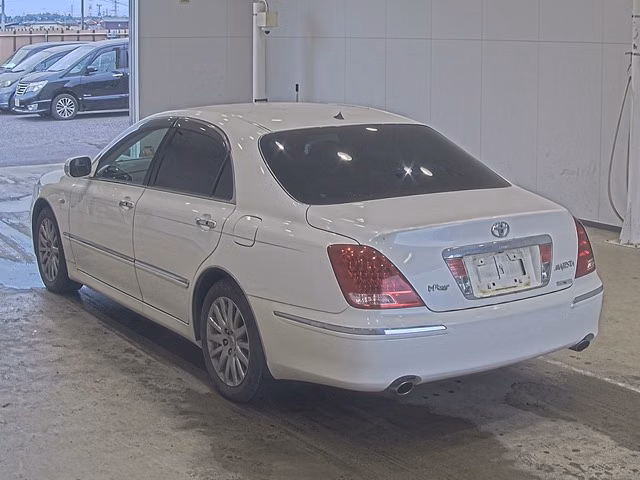TOYOTA CROWN MAJESTA