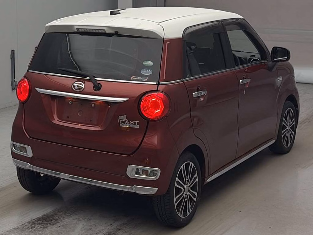 DAIHATSU CAST