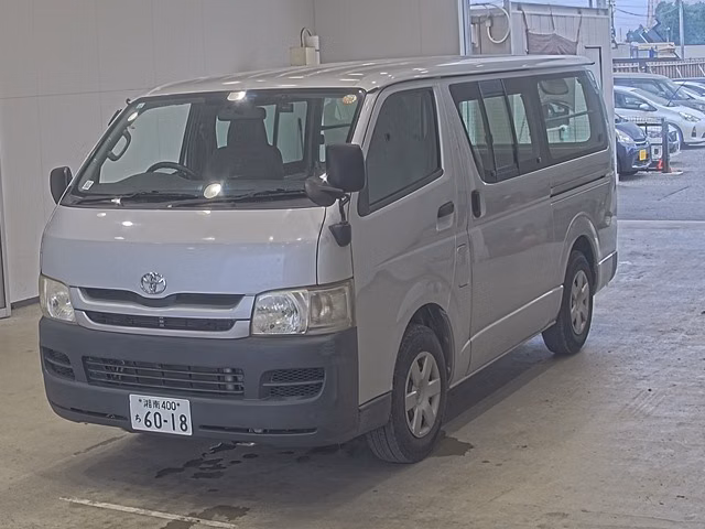 TOYOTA REGIUS ACE