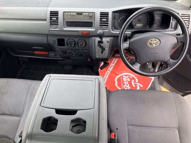 TOYOTA REGIUS ACE