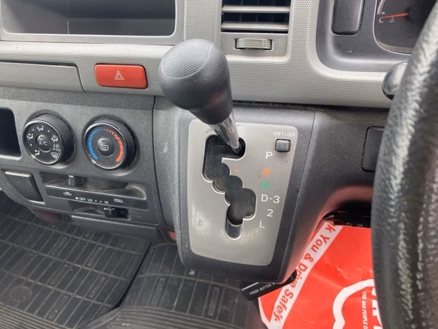 TOYOTA REGIUS ACE