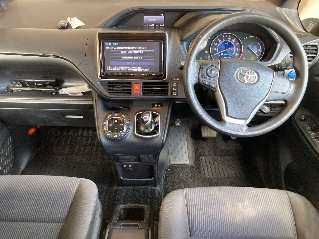 TOYOTA VOXY