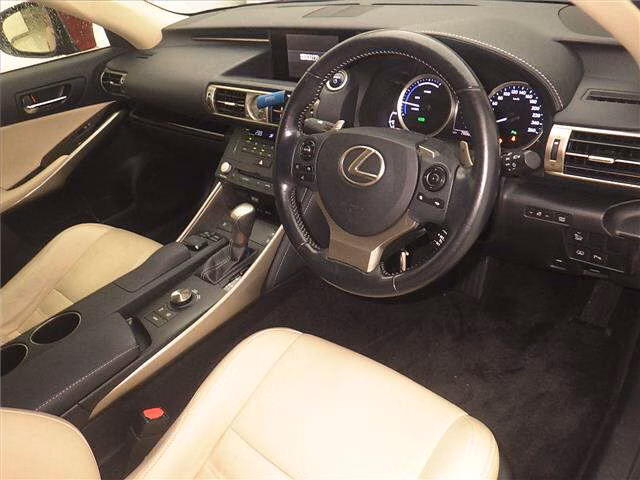 LEXUS IS300H
