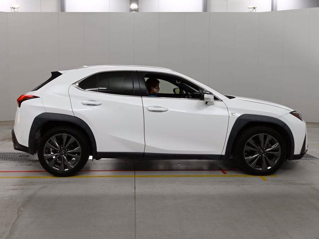 LEXUS UX200