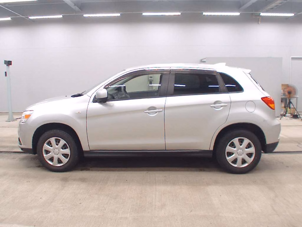 MITSUBISHI RVR