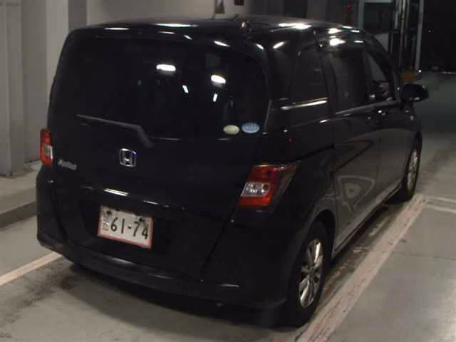 HONDA FREED SPIKE