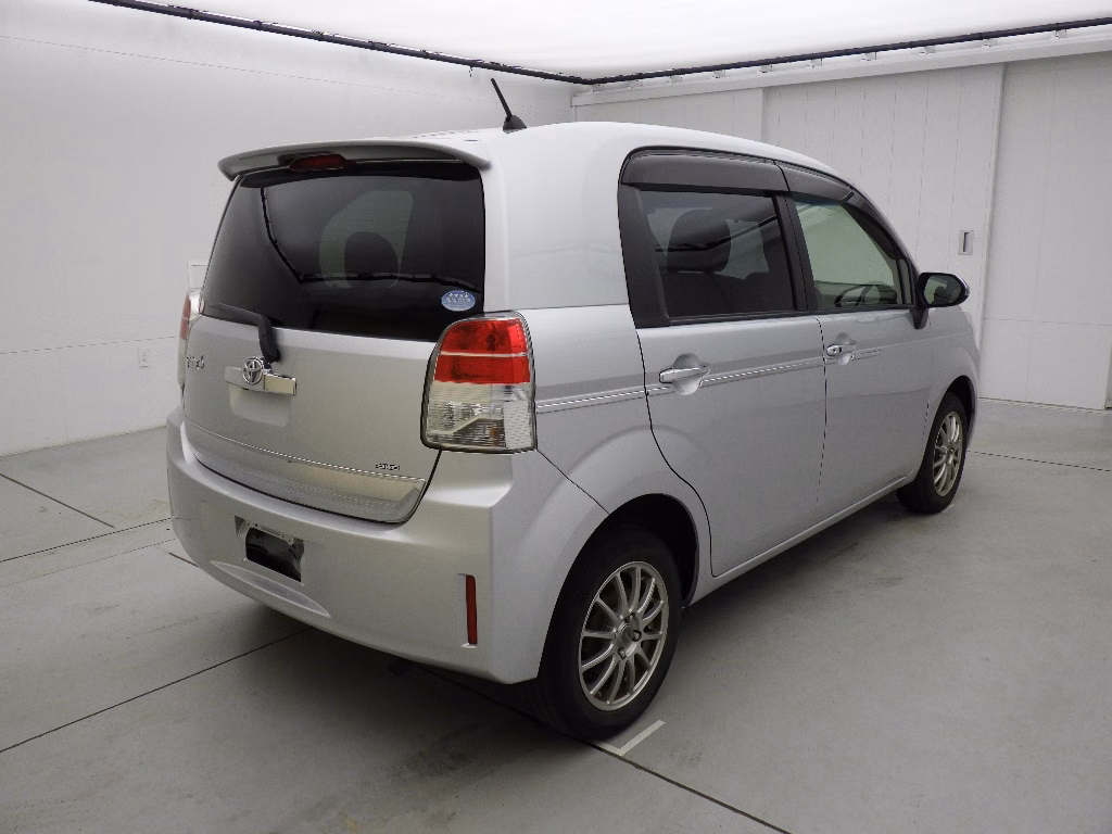 TOYOTA SPADE