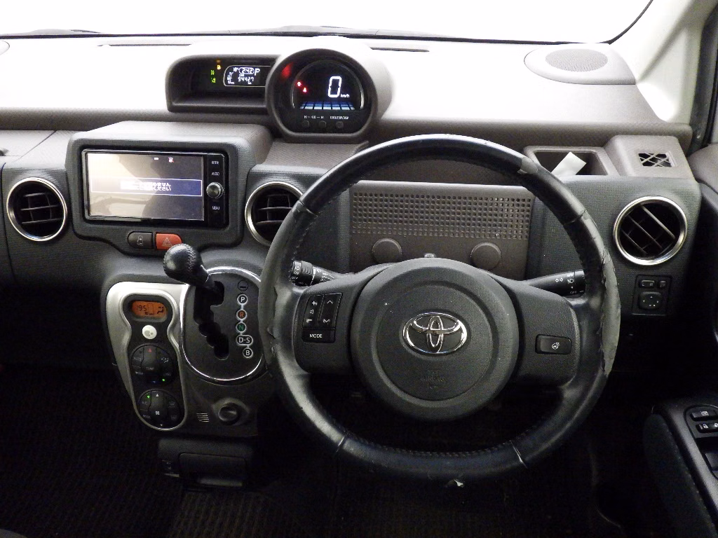 TOYOTA SPADE